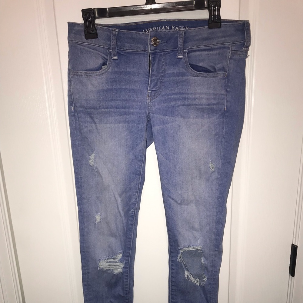 American Eagle distressed jegging